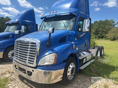 2013 Freightliner CA113 6x4 T/A Day Cab Truck Tractor (Inoperable)