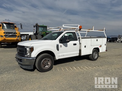 2018 Ford F-350 XL 4x2 Utility Truck