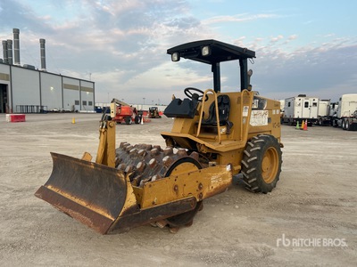 2008 Cat CP-323C Compacteur à tambour à pieds dameurs
