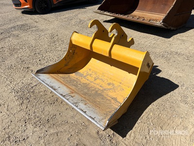 Brandt 48 in Q/C Cleanup Godet de pelleteuse - Fits John Deere 85P