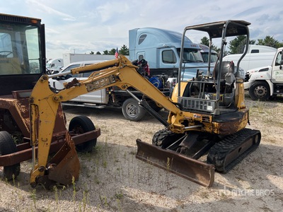 2004 John Deere 27C ZTS Mini Excavadora (Inoperable)