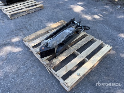 2025 GIYI GY-XJ5T 33 in Hydraulic Excavator Thumb - Fits 3 - 5 ton (Unused)