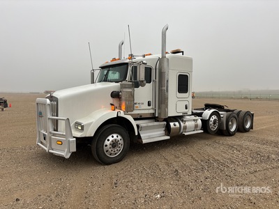 2013 Kenworth T800 8x4 Cabeza Tractora Cabina Dormitorio