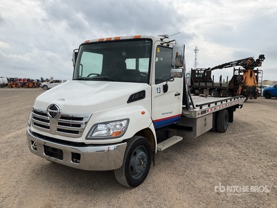 2010 Hino 195 4x2 Ciężarówka z systemem Rollback