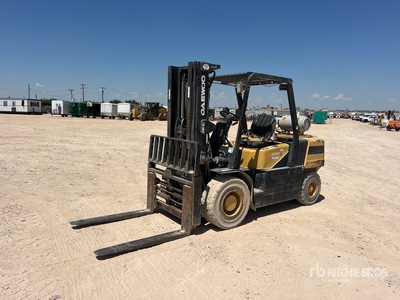 2011 Doosan Daewoo G35S 6700 lb Pneumatic Tire Gabelstapler