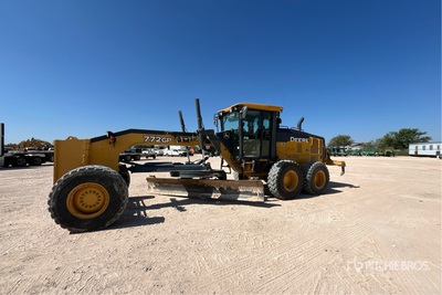 2016 John Deere 772G AWD Motor Grader