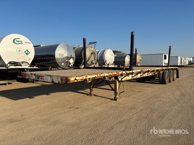 2002 Lode King 48 ft Tri/A Flatbed Trailer