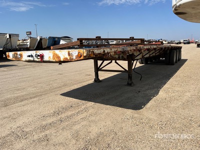 2002 Lode King 48 ft Tri/A Flatbed Trailer