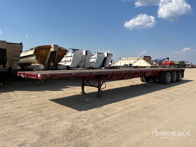 2002 Manac 53 ft Tri/A Flatbed Trailer