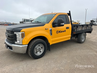 2019 Ford F-250 XL 4x2 Flatbed Truck