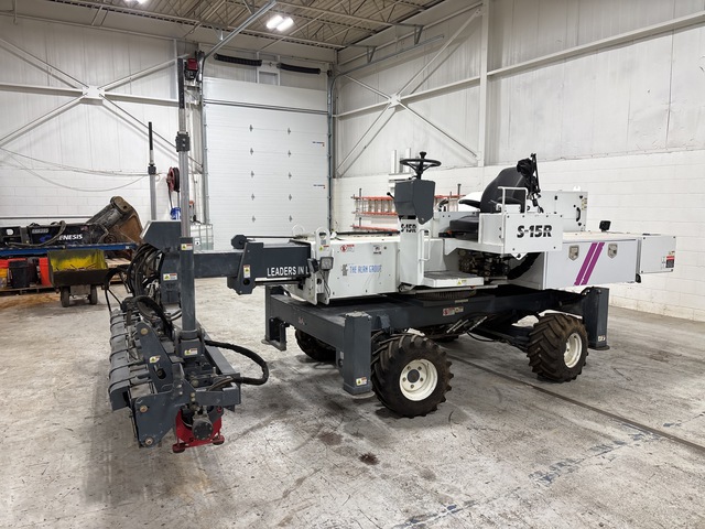 2023 Somero S-15R Laser Guided Concrete Screed 2023 Somero S-15R Laser Guided Concrete Screed