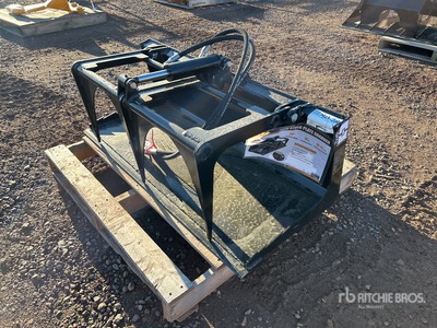 2025 GIYI GY-X PG44C 44 in Mini Benne avec Grappin pour chargeuse à différentiel (Unused)
