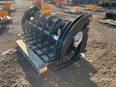 2025 GIYI GY-PG72C 72 in Skid Steer Grapple (Unused)