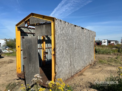 18 ft x 8 ft 4 in Skid-Mounted Shed Divers - Structure portative