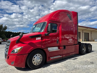 2019 Freightliner Cascadia 126 6x4 Sleeper Truck Tractor