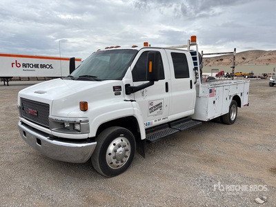 2004 GMC C5500 4x2 Crew Cab Service Truck