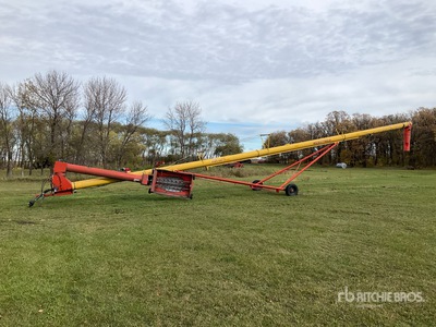 2006 Westfield MK 130-71 13 in x 71 ft Swing Grain Auger