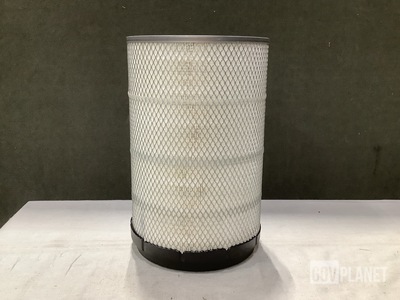 (48) Napa 6870 Gold Air Filters
