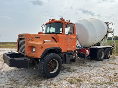1995 Mack DM690 6x4 Camion cisterna de agua