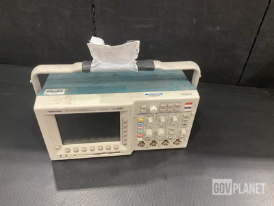 Tektronix TDS3034B Digital Phosphor Oscilloscope