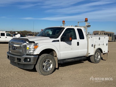 2012 Ford F-350 XLT 4x4 Extended Cab Utility Truck