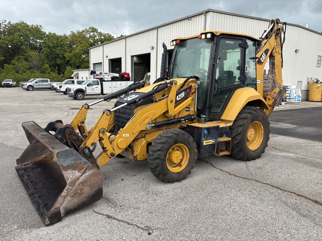 2016 Caterpillar 420F2