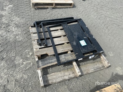 2025 GIYI GY-XHC 29 in Mini Skid Steer Forks (Unused)