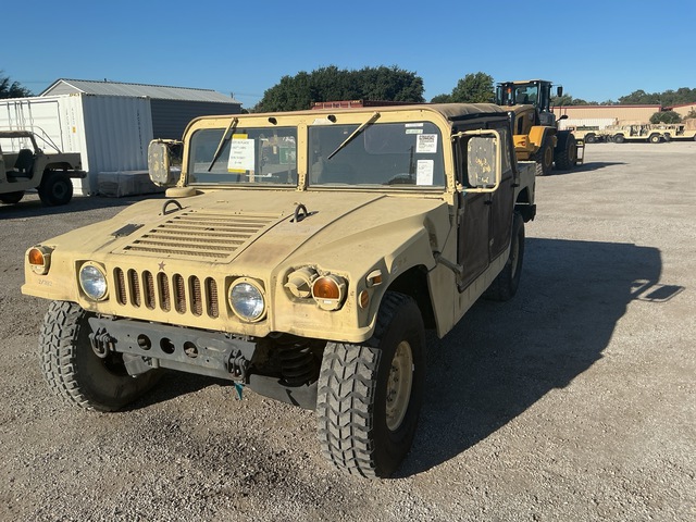 2007 AM General M1097R1 HMMWV 4 Door Soft Top w/Truck Body