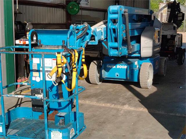 2014 Genie Z40/23NRJ Articulating Boom Lift 2014 Genie Z40/23NRJ Articulating Boom Lift