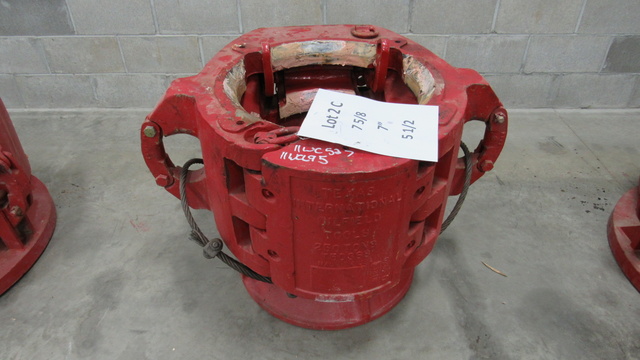 Elevator, Texas International 7-5/8in, 250 Ton, w/Top & Bottom Guides Elevator, Texas International 7-5/8in, 250 Ton, w/Top & Bottom Guides