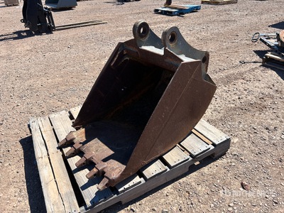 23 in Digging Excavator Bucket