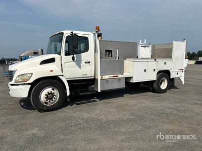 2007 Hino 268 4x2 Camión Utilitario