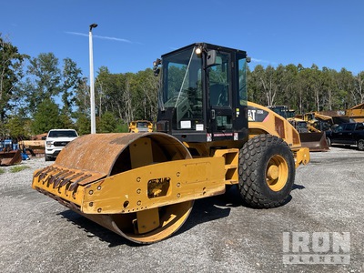 2011 Cat CS56 Smooth Drum Compactor