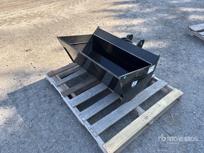 2025 GIYI GY-D3T 32 in Hydraulic Tilting Godet de pelleteuse - Fits 3 - 5 ton (Unused)