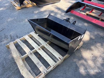2025 GIYI GY-D5T 32 in Hydraulic Tilting Godet de pelleteuse - Fits 3 - 5 ton (Unused)
