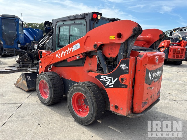 MINI CARGADOR SOBRE RUEDAS 2023 KUBOTA SSV75