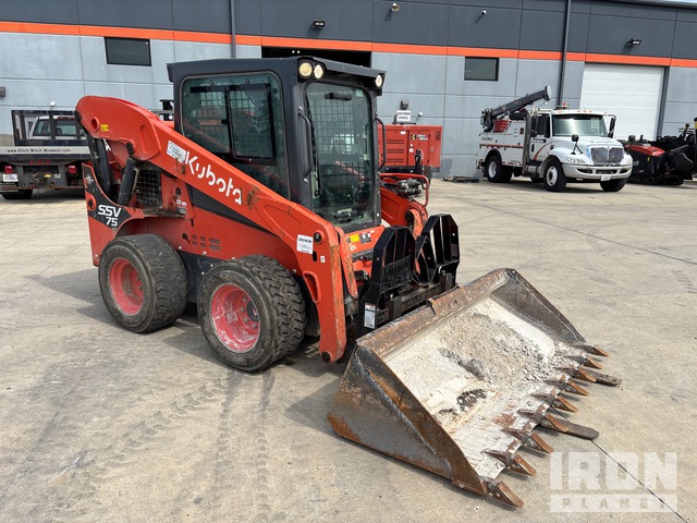MINI CARGADOR SOBRE RUEDAS 2023 KUBOTA SSV75