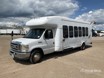 2010 Ford E-450 Super Duty 4x2 25-Seat Transit Bus
