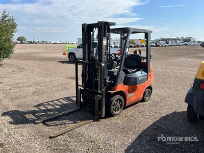 Toyota 7FGCU25 4900 lb Forklift