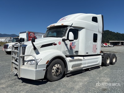 2022 Peterbilt 579 6x4 T/A Sleeper Truck Tractor