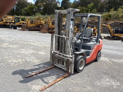 2017 Toyota 8FGU25 4500 lb Pneumatic Tire Forklift (Inoperable)