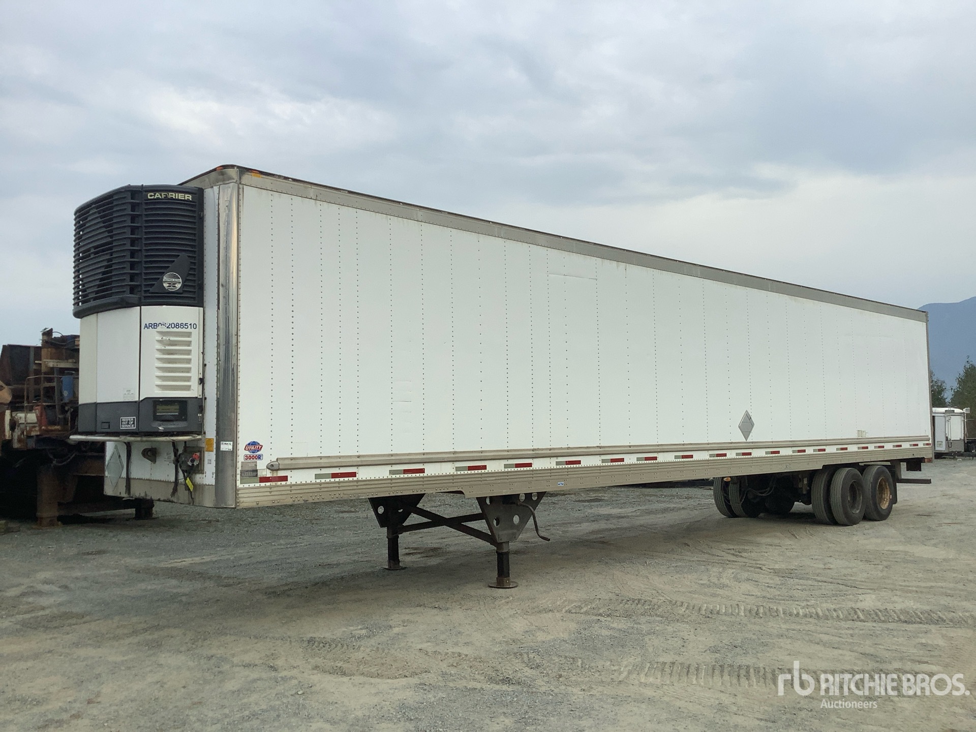 2007 Utility 53 ft x 102 in Sliding T/A Refrigerated Trailer