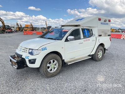 2014 Mitsubishi L-200 Camioneta Utilitaria / Vehículo utilitario