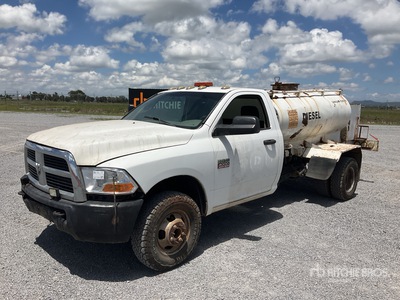2012 Dodge Ram 4000 4000 L 4x2 Camion con Tanque de Combustible / Fuel and Lube Truck