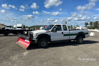 2016 Ford F-350 4x4 Extended Cab Snow Plow Truck