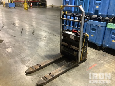 2016 Yale MPB045VGN24T2748 4510 lb Pallet Jack