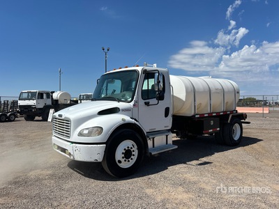2004 Freightliner M2 106 2000 gal 4x2 Ciężarówka na wodę