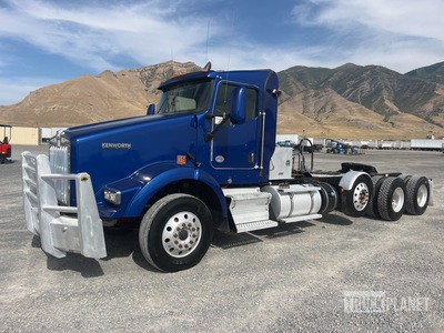 2018 Kenworth T800 8x4 Tri/A Dagcabine Trekker