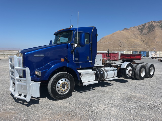 2019 Kenworth T800 8x4 Tri/A Day Cab Truck Tractor