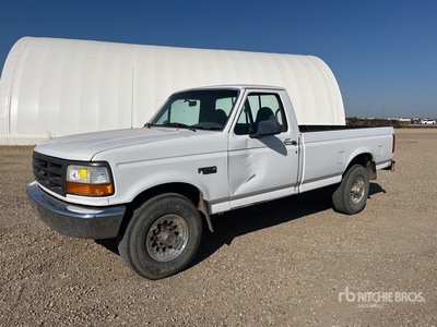 1996 Ford F-250 XL 4x2 Pickup